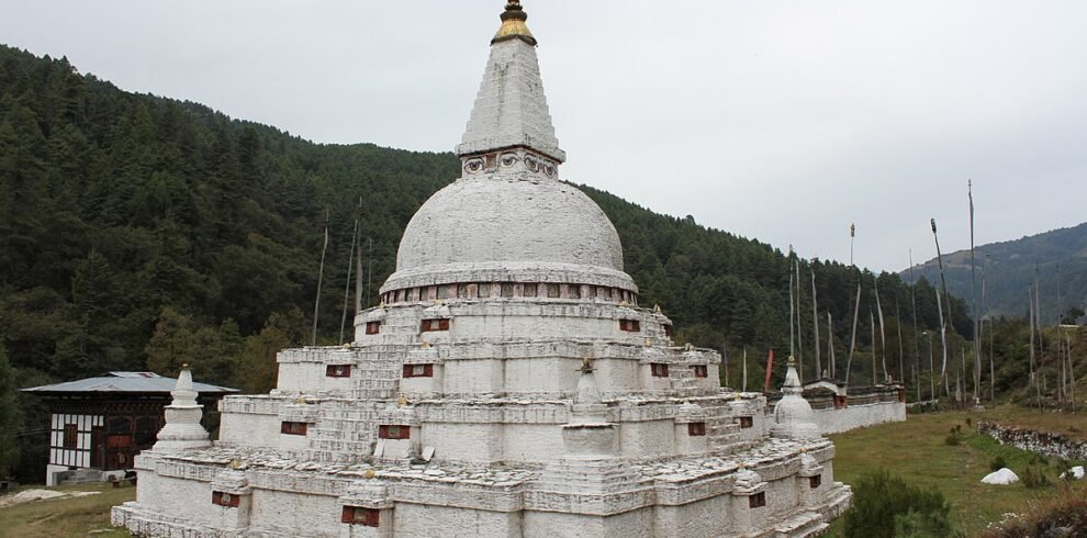 1200px chendebji chorten (15221785034)