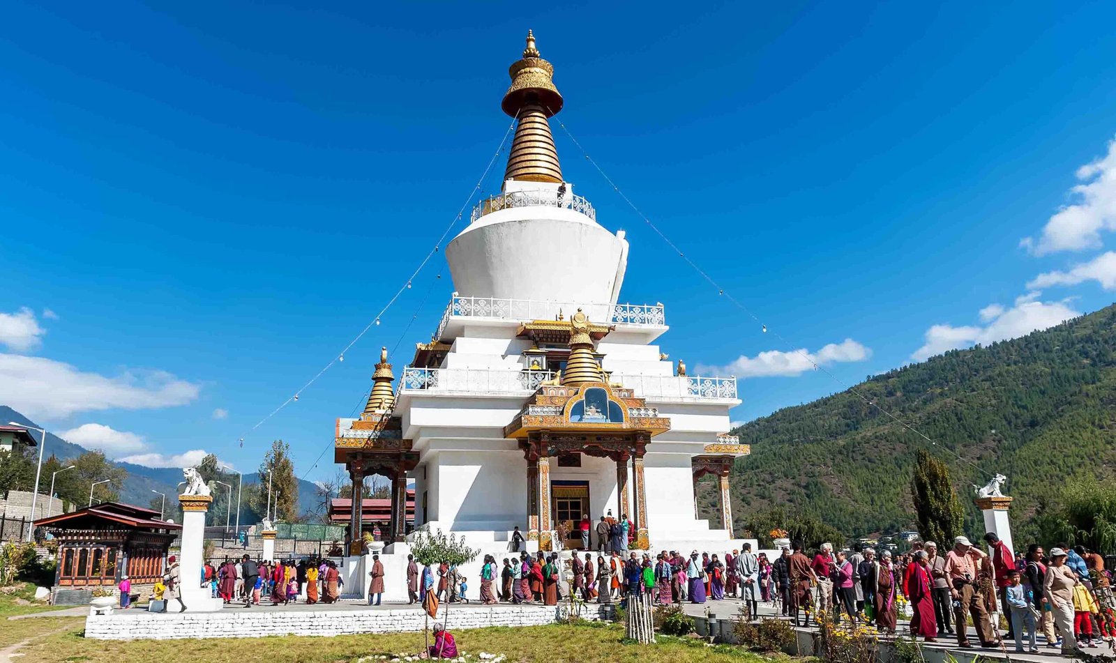 thimphu the memorial chorten on a clear day